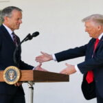 La Communication Entre John Thune Et Donald Trump