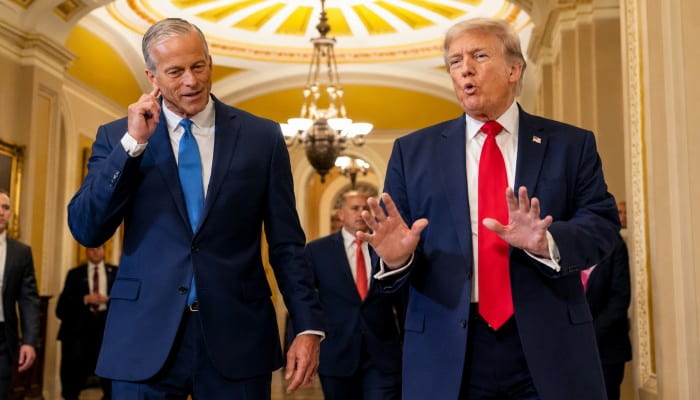 La Communication Entre John Thune Et Donald Trump